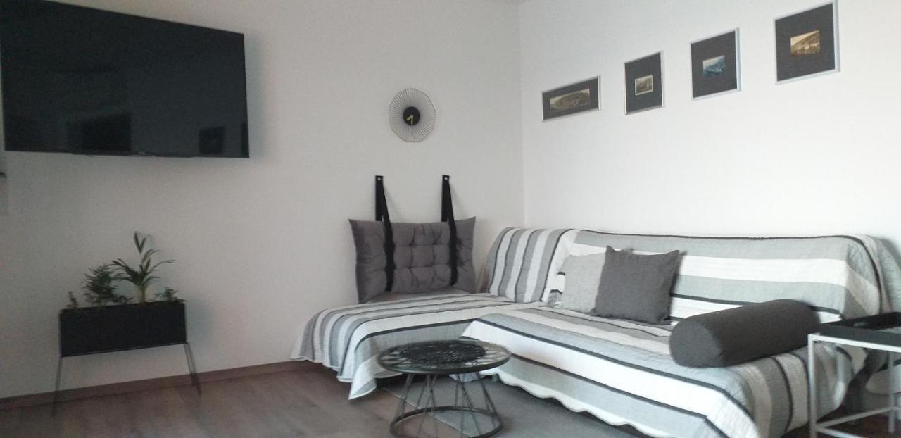 Apartment Winkler セニ エクステリア 写真
